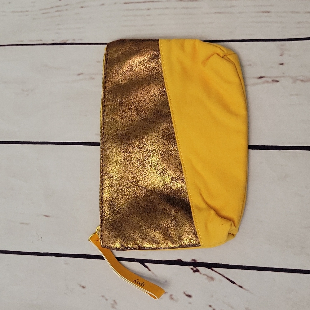 Ipsy bronze and golden yellow makeup bag💛